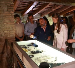 Doña Leonor y Doña Sofía en el interior del museo 